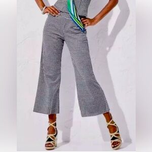 Bombshell Crop Pant #6047. Black & White Gingham. Size XS